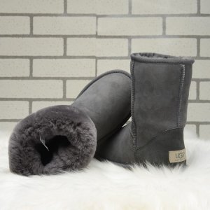 UGG Classic Short Gray