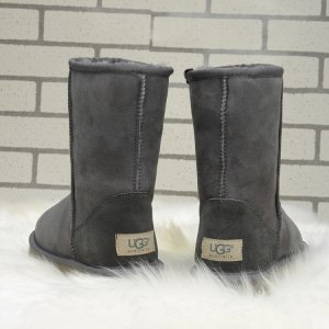 UGG Classic Short Gray