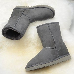 UGG Classic Short Gray