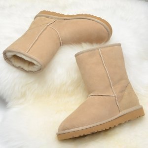 UGG Classic Short Beige