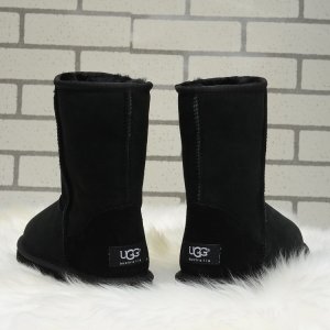UGG Classic Short Black