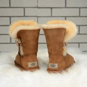UGG Bailey Button