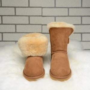 UGG Bailey Button