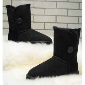 UGG Bailey Button