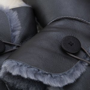 UGG Bailey Button