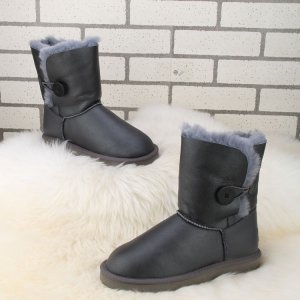 UGG Bailey Button