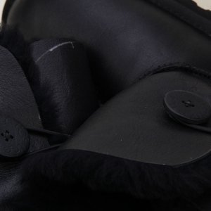 UGG Bailey Button