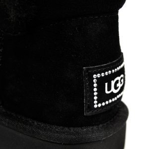UGG Bailey Button