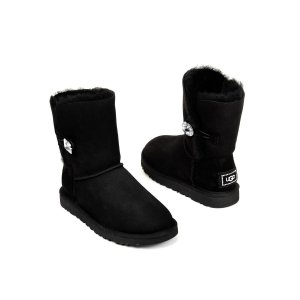 UGG Bailey Button