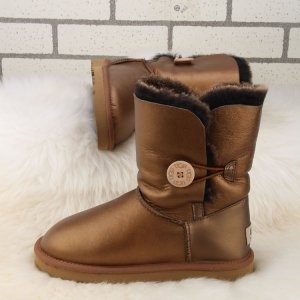 UGG Bailey Button