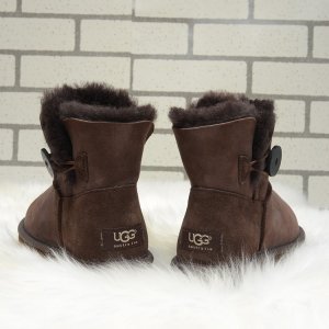 UGG Bailey Button Mini