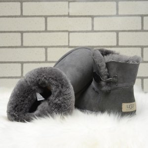 UGG Bailey Button Mini