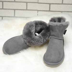 UGG Bailey Button Mini