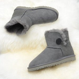 UGG Bailey Button Mini