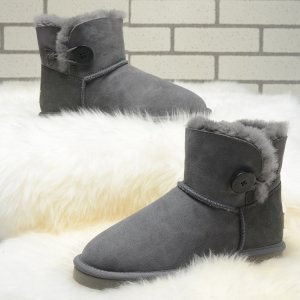 UGG Bailey Button Mini