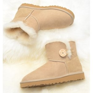 UGG Bailey Button Mini