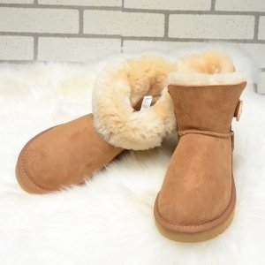 UGG Bailey Button Mini
