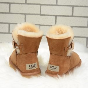 UGG Bailey Button Mini