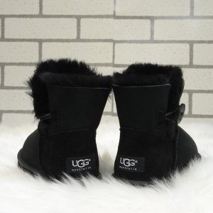 UGG Bailey Button Mini