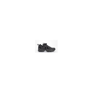 Reebok Insta Pump Fury x Vetements (черные с белыми надписями)