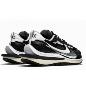 Кроссовки Nike x Sacai WaporWaffle (черно-белые)