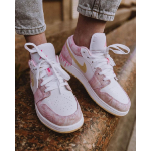 Кроссовки Nike Air Jordan 1 Low Strawberry