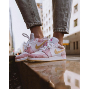 Кроссовки Nike Air Jordan 1 Low Strawberry