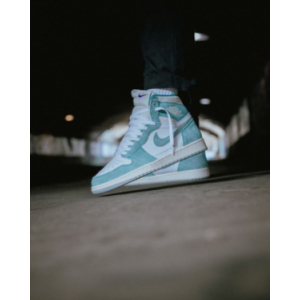 Кроссовки Nike Air Jordan 1 Retro High OG Hyper Royal