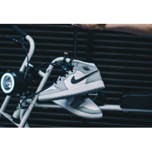 Кроссовки Nike Air Jordan 1 Mid Smoke Grey