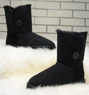 UGG Bailey Button
