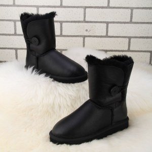 UGG Bailey Button