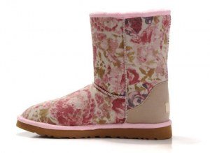 UGG Classic Short - Flowers