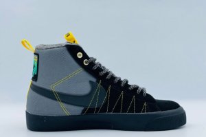 NIKE SB ZOOM BLAZER MID серые