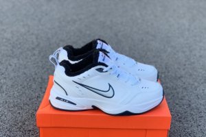 Зимние Nike Air Monarch на меху (069)