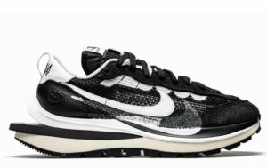 Кроссовки Nike x Sacai WaporWaffle (черно-белые)